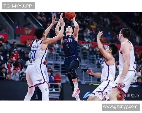 CBA焦点对决广东宏远迎战北京首钢争夺季后赛席位的激烈战斗