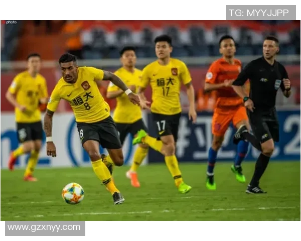 广州恒大与深圳海报对决精彩纷呈引发球迷热议与期待