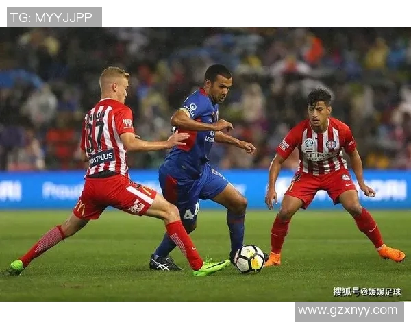 布里斯班与纽喷射的激烈对决展现足球魅力与团队精神